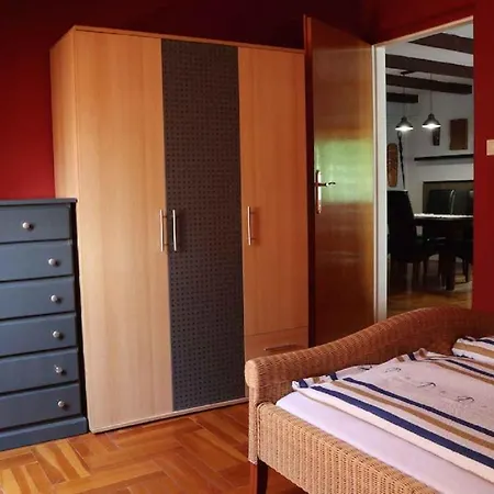 Apartment In Balaton 38094